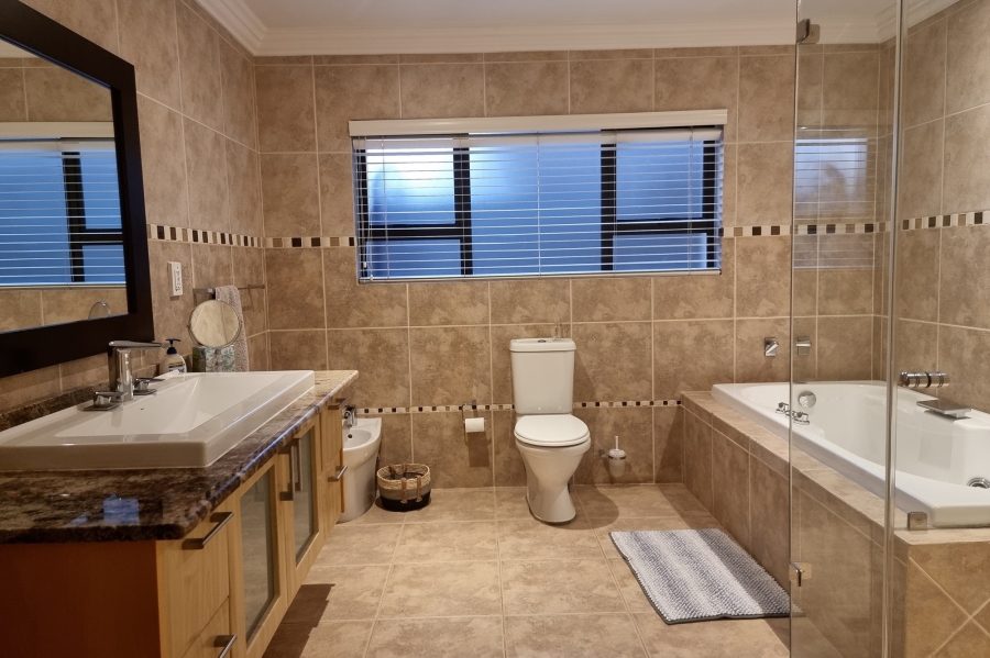 4 Bedroom Property for Sale in Pecanwood Estate North West
